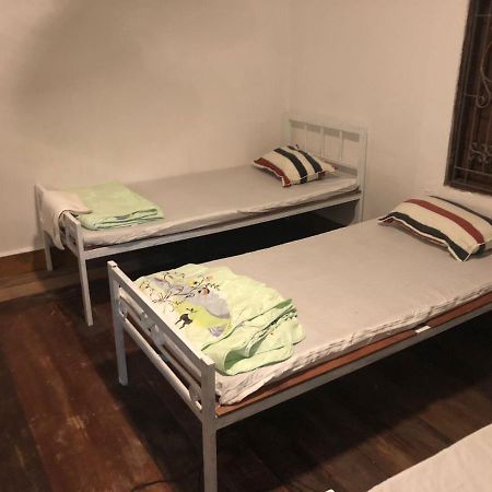 Vernice Backpacker Hostel Vientiane Luaran gambar