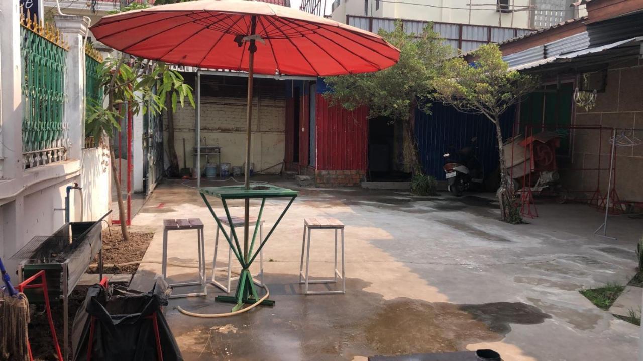 Vernice Backpacker Hostel Vientiane Luaran gambar