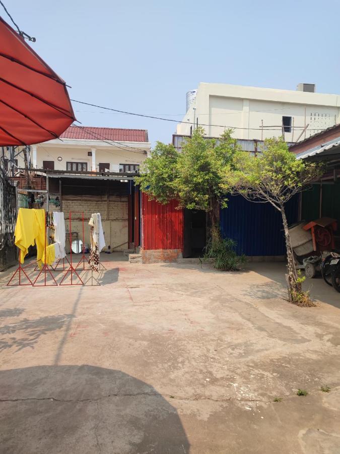 Vernice Backpacker Hostel Vientiane Luaran gambar
