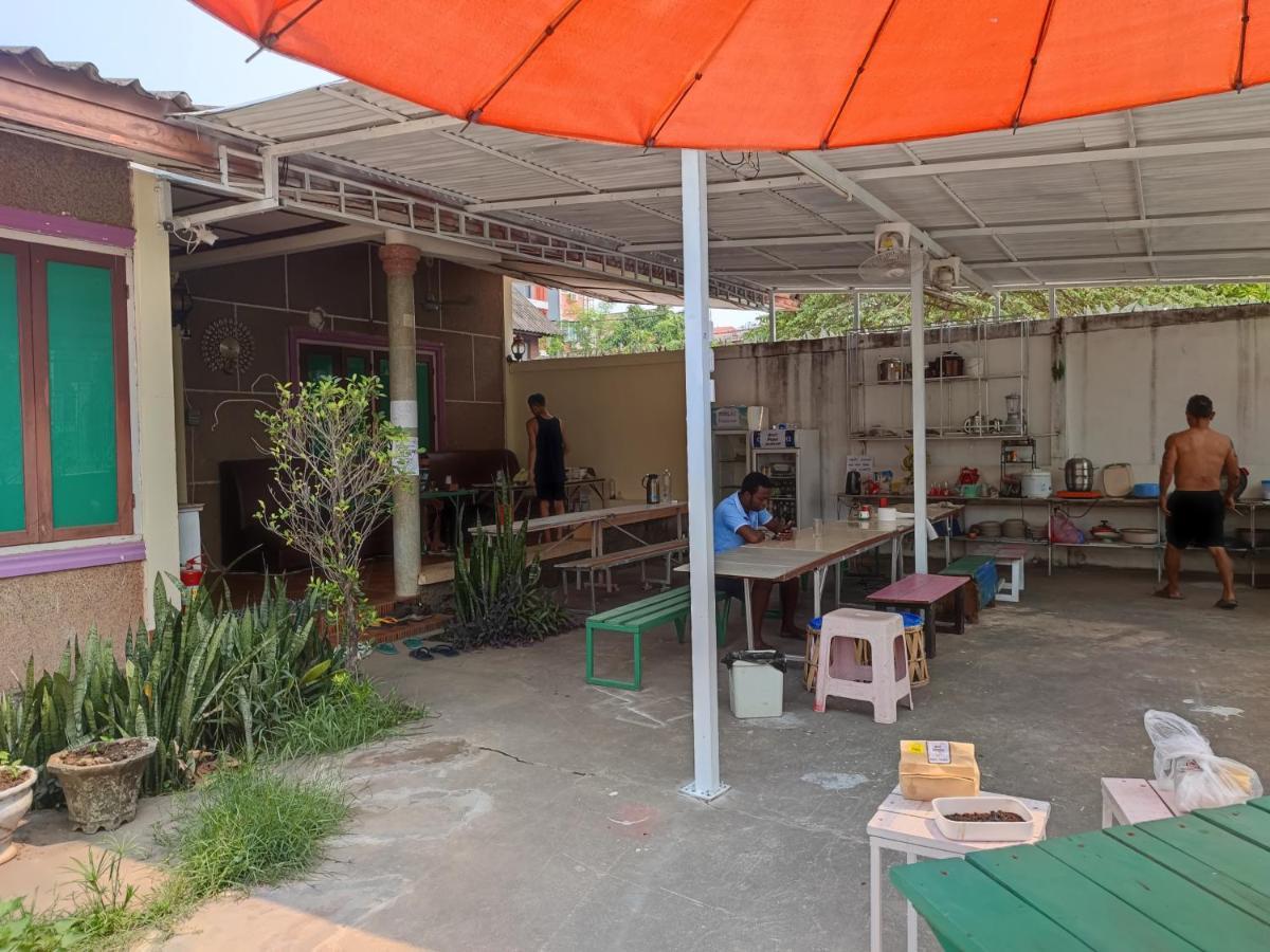 Vernice Backpacker Hostel Vientiane Luaran gambar