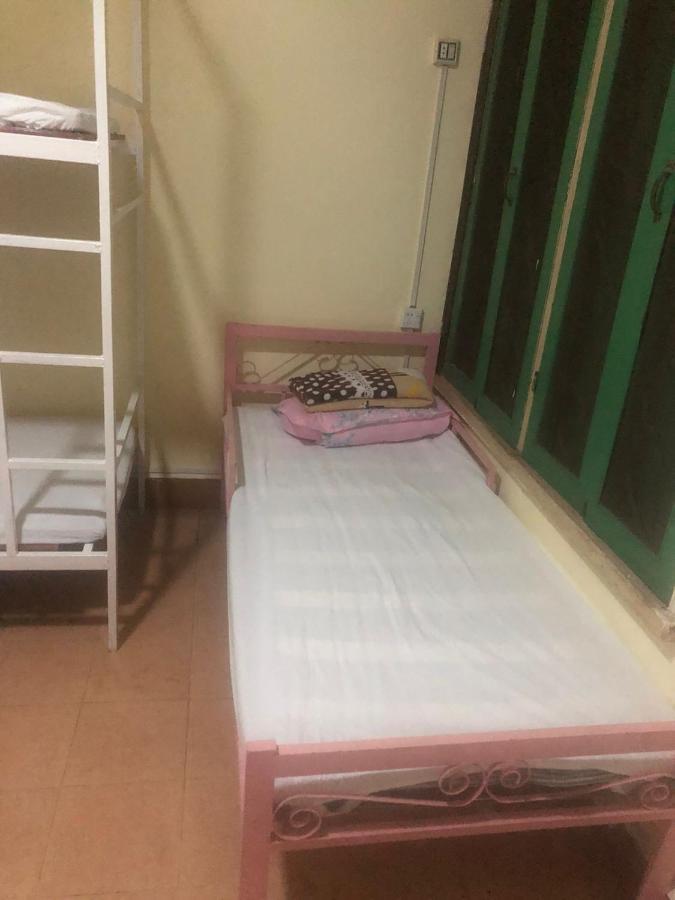 Vernice Backpacker Hostel Vientiane Luaran gambar