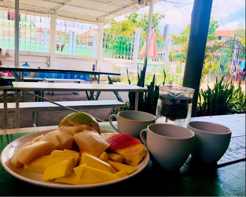Vernice Backpacker Hostel Vientiane Luaran gambar