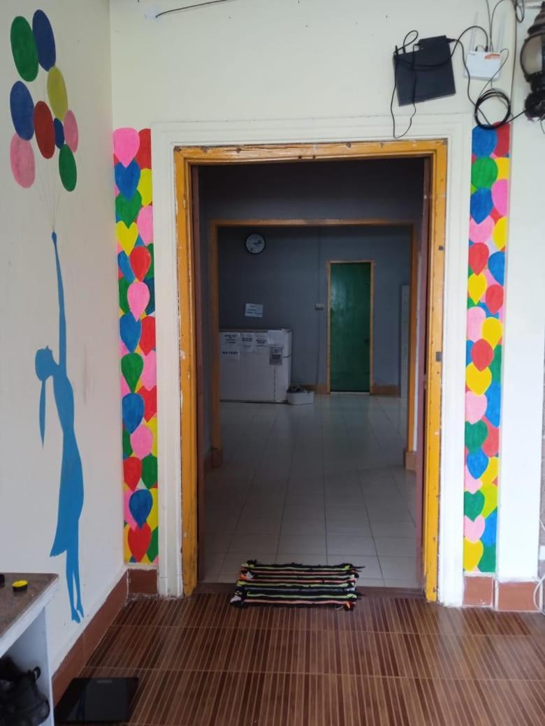 Vernice Backpacker Hostel Vientiane Luaran gambar